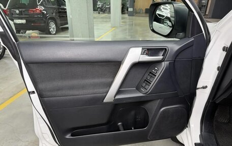 Toyota Land Cruiser Prado 150 рестайлинг 2, 2018 год, 3 700 000 рублей, 7 фотография