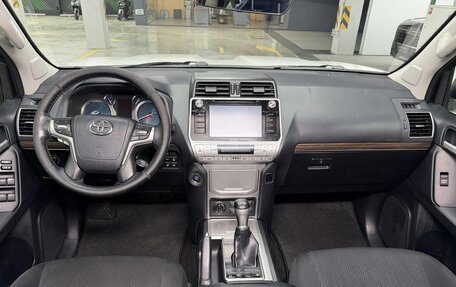 Toyota Land Cruiser Prado 150 рестайлинг 2, 2018 год, 3 700 000 рублей, 9 фотография