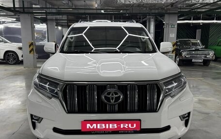 Toyota Land Cruiser Prado 150 рестайлинг 2, 2018 год, 3 700 000 рублей, 2 фотография