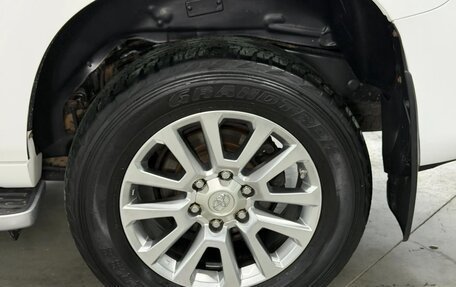 Toyota Land Cruiser Prado 150 рестайлинг 2, 2018 год, 3 700 000 рублей, 23 фотография