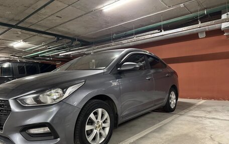 Hyundai Solaris II рестайлинг, 2018 год, 1 500 000 рублей, 6 фотография