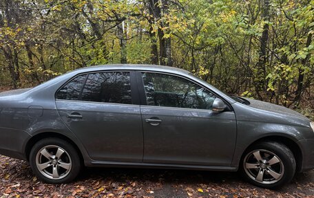 Volkswagen Jetta VI, 2009 год, 800 000 рублей, 6 фотография