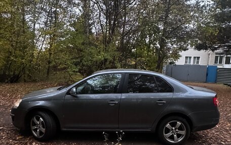 Volkswagen Jetta VI, 2009 год, 800 000 рублей, 4 фотография
