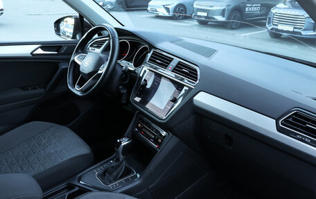 Volkswagen Tiguan II, 2021 год, 2 230 000 рублей, 9 фотография
