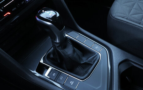 Volkswagen Tiguan II, 2021 год, 2 230 000 рублей, 15 фотография