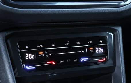 Volkswagen Tiguan II, 2021 год, 2 230 000 рублей, 17 фотография