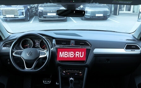 Volkswagen Tiguan II, 2021 год, 2 230 000 рублей, 12 фотография