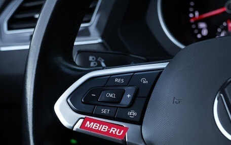 Volkswagen Tiguan II, 2021 год, 2 230 000 рублей, 21 фотография