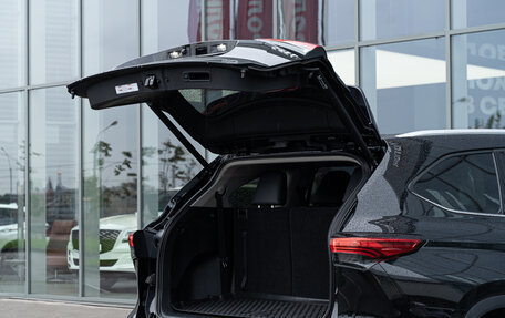 Toyota Highlander, 2026 год, 16 фотография