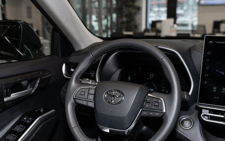 Toyota Highlander, 2026 год, 21 фотография