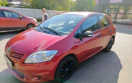 Toyota Auris II, 2011 год, 900 000 рублей, 2 фотография
