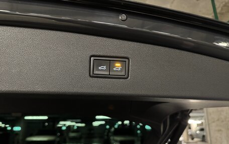 Volkswagen Tiguan II, 2018 год, 2 900 000 рублей, 9 фотография
