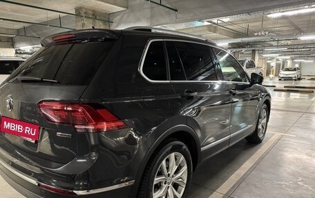 Volkswagen Tiguan II, 2018 год, 2 900 000 рублей, 13 фотография