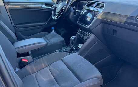Volkswagen Tiguan II, 2018 год, 2 900 000 рублей, 23 фотография