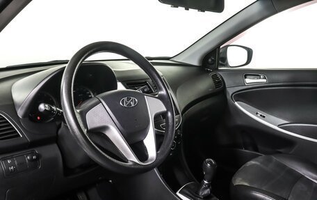 Hyundai Solaris II рестайлинг, 2013 год, 650 000 рублей, 10 фотография