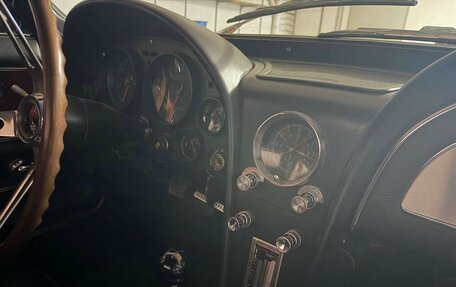 Chevrolet Corvette C2, 1965 год, 6 440 000 рублей, 10 фотография