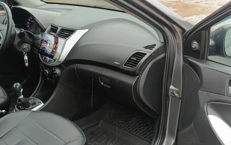 Hyundai Solaris II рестайлинг, 2013 год, 405 000 рублей, 6 фотография