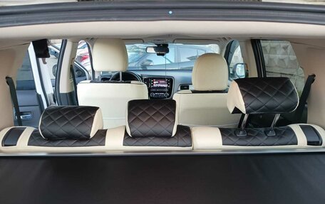 Mitsubishi Outlander III рестайлинг 3, 2018 год, 1 600 000 рублей, 3 фотография