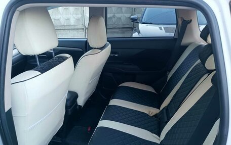 Mitsubishi Outlander III рестайлинг 3, 2018 год, 1 600 000 рублей, 8 фотография