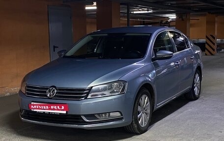 Volkswagen Passat B7, 2011 год, 1 050 000 рублей, 2 фотография