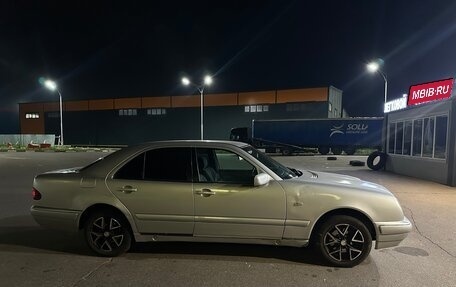 Mercedes-Benz E-Класс, 1997 год, 320 000 рублей, 2 фотография
