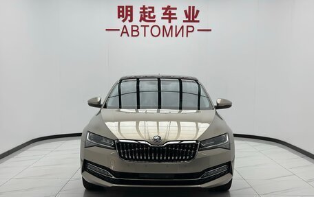 Skoda Superb III рестайлинг, 2023 год, 2 247 000 рублей, 1 фотография