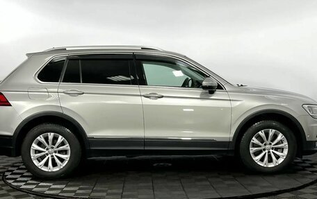 Volkswagen Tiguan II, 2018 год, 2 180 000 рублей, 4 фотография