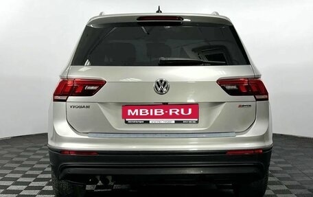 Volkswagen Tiguan II, 2018 год, 2 180 000 рублей, 6 фотография
