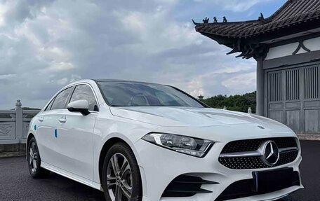 Mercedes-Benz A-Класс, 2022 год, 1 920 000 рублей, 3 фотография