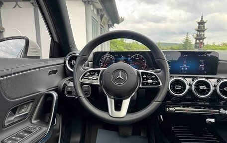 Mercedes-Benz A-Класс, 2022 год, 1 920 000 рублей, 10 фотография