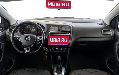 Volkswagen Polo VI (EU Market), 2017 год, 925 000 рублей, 14 фотография