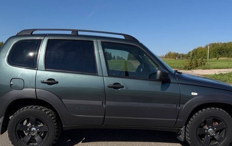 Chevrolet Niva I рестайлинг, 2018 год, 760 000 рублей, 1 фотография