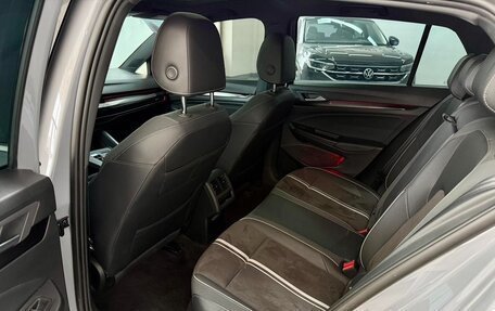 Volkswagen Golf VIII, 2023 год, 1 590 000 рублей, 11 фотография