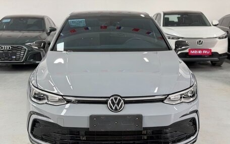 Volkswagen Golf VIII, 2023 год, 1 590 000 рублей, 2 фотография