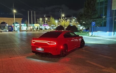 Dodge Charger, 2019 год, 2 090 000 рублей, 2 фотография
