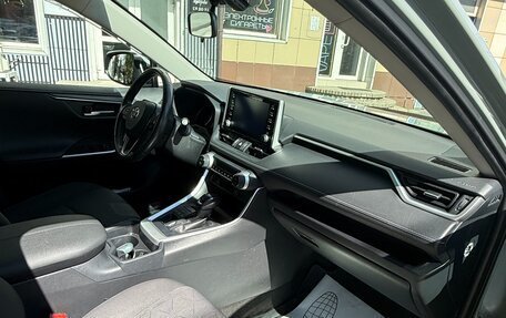 Toyota RAV4, 2020 год, 3 290 000 рублей, 7 фотография