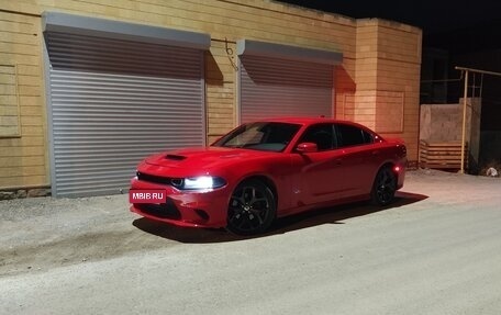 Dodge Charger, 2019 год, 2 090 000 рублей, 3 фотография