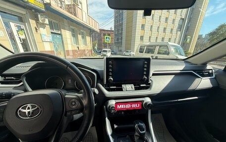 Toyota RAV4, 2020 год, 3 290 000 рублей, 8 фотография