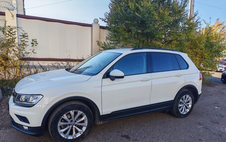 Volkswagen Tiguan II, 2019 год, 2 250 000 рублей, 2 фотография