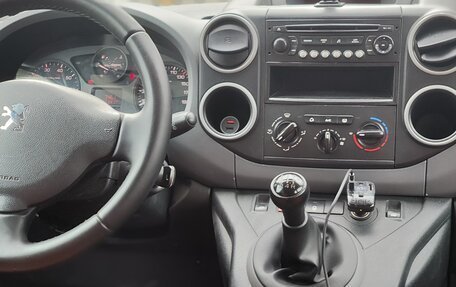 Peugeot Partner II рестайлинг 2, 2010 год, 250 000 рублей, 13 фотография