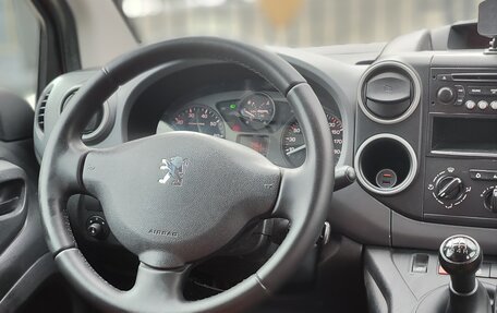 Peugeot Partner II рестайлинг 2, 2010 год, 250 000 рублей, 12 фотография