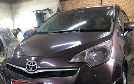Toyota Ractis II, 2011 год, 750 000 рублей, 17 фотография