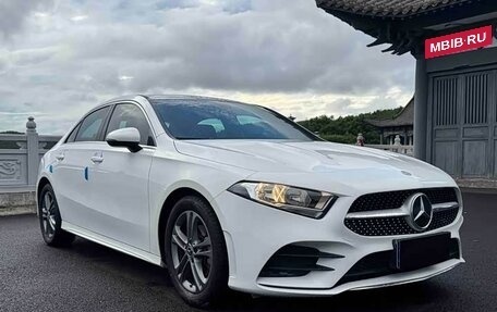 Mercedes-Benz A-Класс, 2022 год, 1 670 000 рублей, 3 фотография