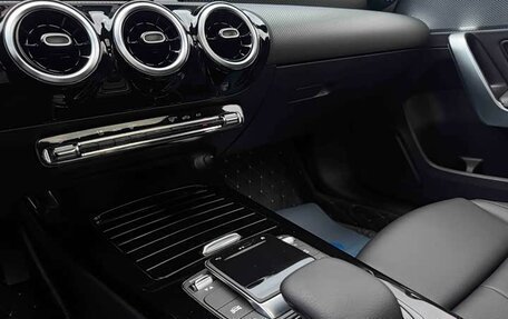 Mercedes-Benz A-Класс, 2022 год, 1 670 000 рублей, 11 фотография
