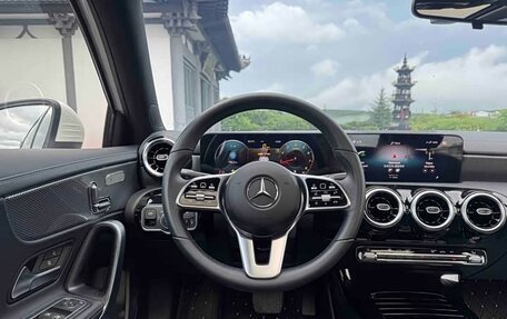 Mercedes-Benz A-Класс, 2022 год, 1 670 000 рублей, 10 фотография