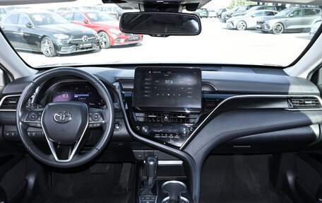 Toyota Camry, 2022 год, 3 100 000 рублей, 12 фотография