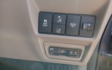 Honda Stepwgn IV, 2019 год, 1 800 000 рублей, 14 фотография