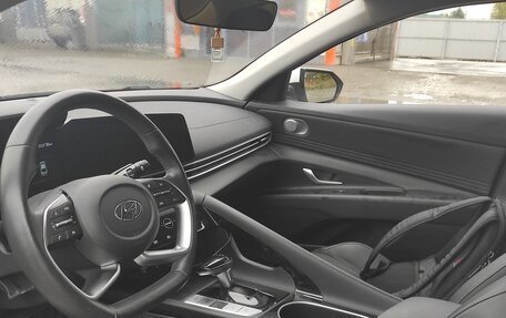 Hyundai Elantra, 2021 год, 1 990 000 рублей, 9 фотография