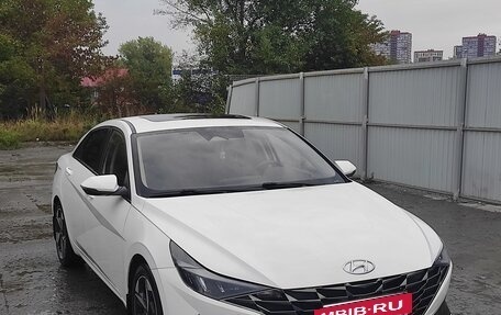 Hyundai Elantra, 2021 год, 1 990 000 рублей, 2 фотография