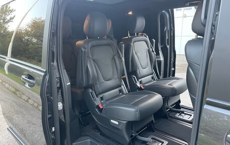 Mercedes-Benz V-Класс, 2022 год, 9 100 000 рублей, 3 фотография